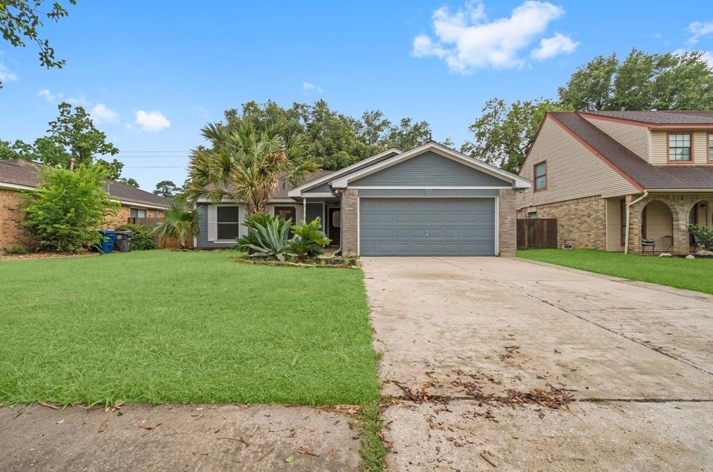 7911 Golden Grove Dr, Spring, TX 77379