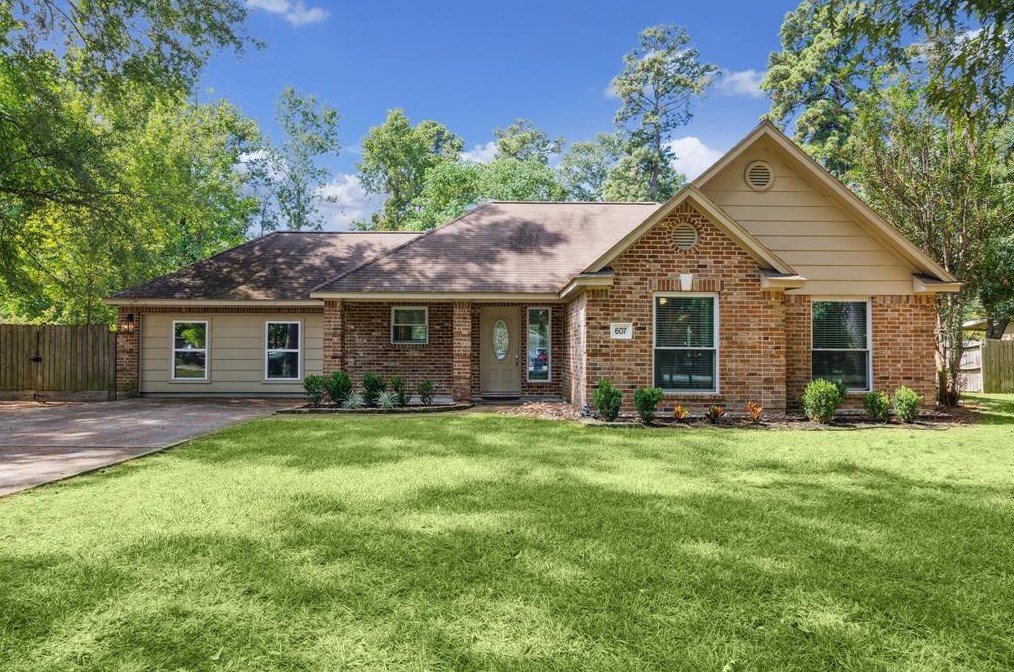 607 Shadberry Dr, Magnolia, TX 77354