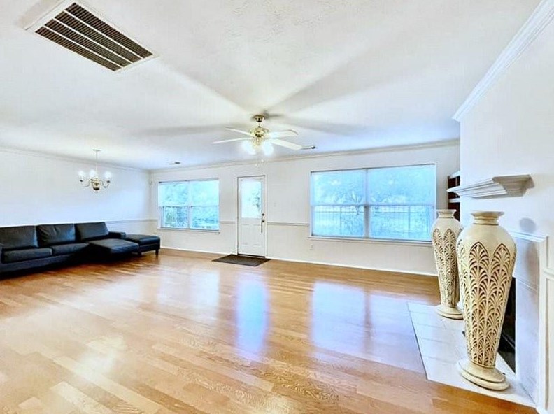 8018 Golf Green Cir, Houston TX  77036-4051 exterior