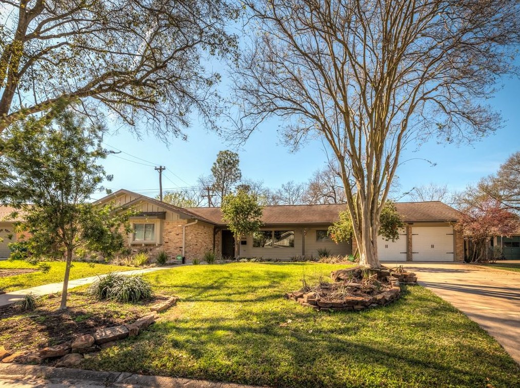 9806 Cliffwood Dr, Houston, TX 77096