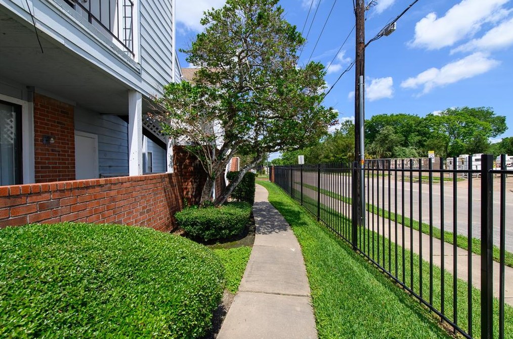 14550 Fonmeadow Dr Apt 1403, Houston, TX 77035