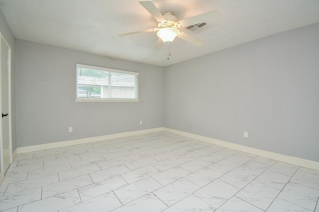 1727 Ashford Holw Ln, Houston TX  77077-5814 exterior