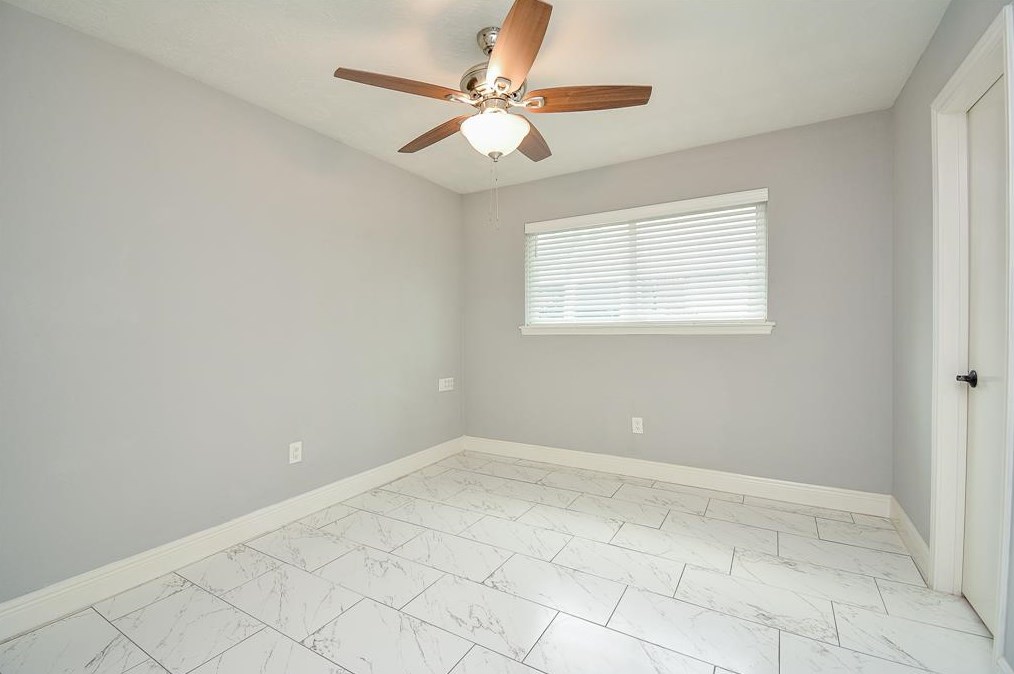 1727 Ashford Holw Ln, Houston TX  77077-5814 exterior