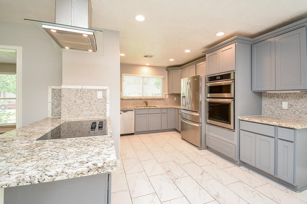 1727 Ashford Holw Ln, Houston TX  77077-5814 exterior