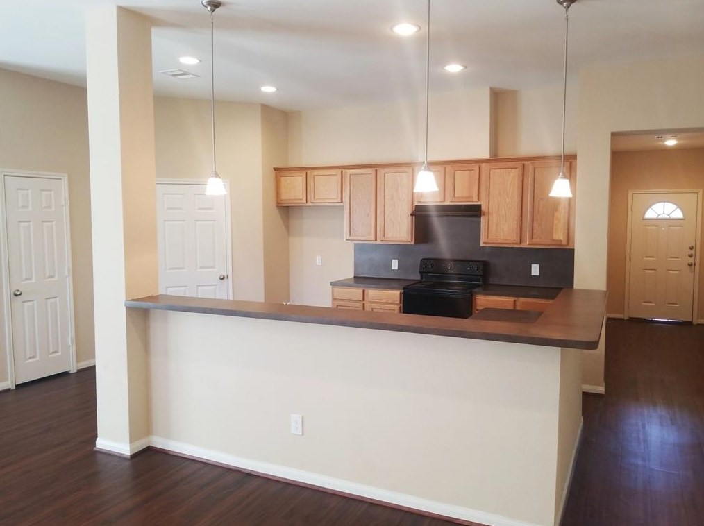 5601 Howell St, Houston, TX 77032