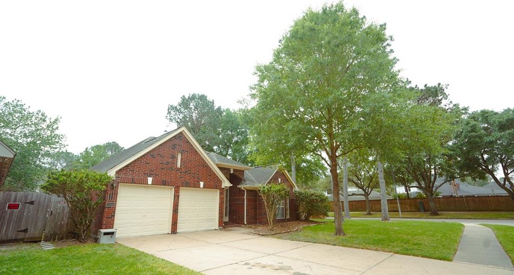 7502 Ashton Dr, Houston, TX 77095