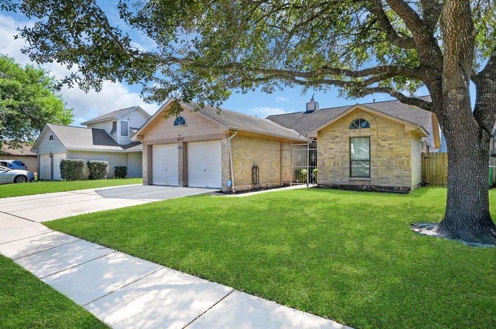 6107 Quiet Village Ct, Houston, TX 77053-5048