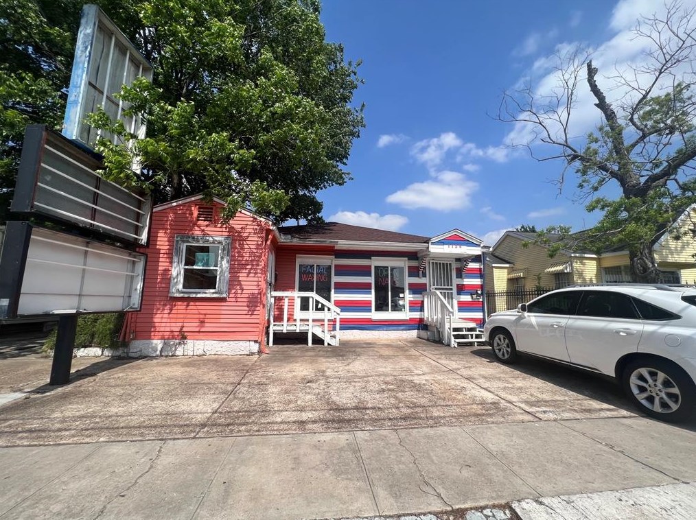 1124 Shepherd Dr, Houston, TX 77007