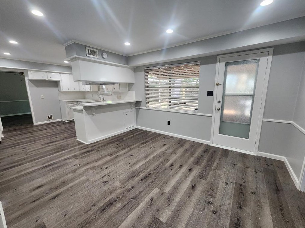 8102 Wycomb Dr, Houston TX  77070-3233 exterior