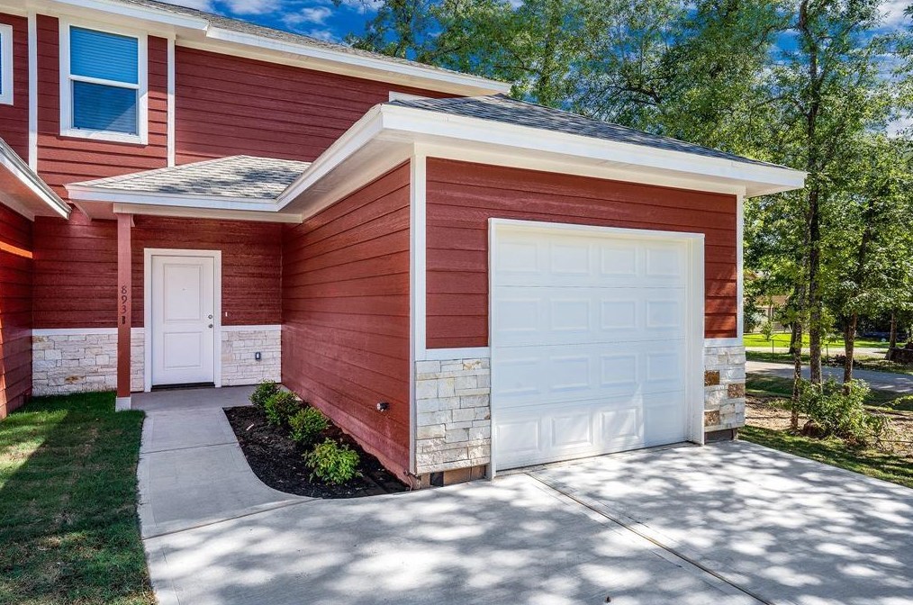 893 E Semands St #b, Conroe, TX 77301
