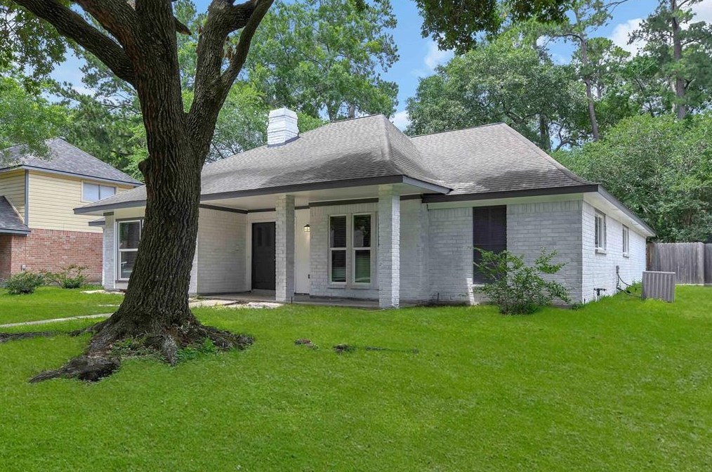 1923 Pine River Dr, Humble, TX 77339-2347