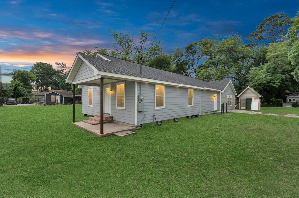 2522 Vaughn St, Houston, TX 77093-8632