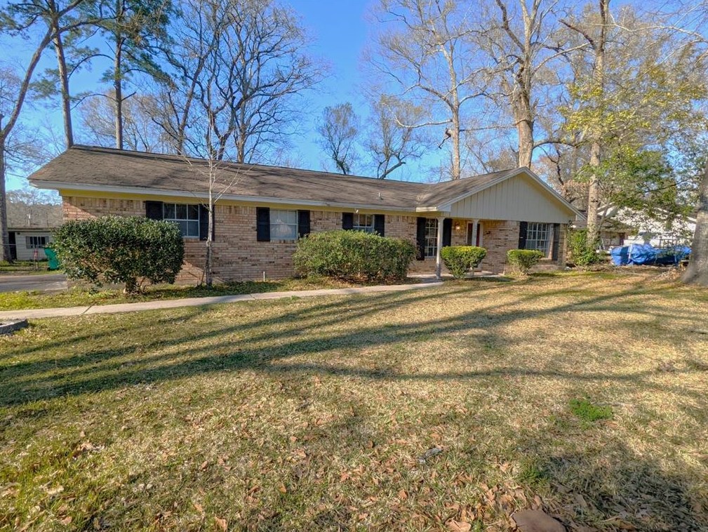 206 Bybee Dr, Conroe, TX 77301
