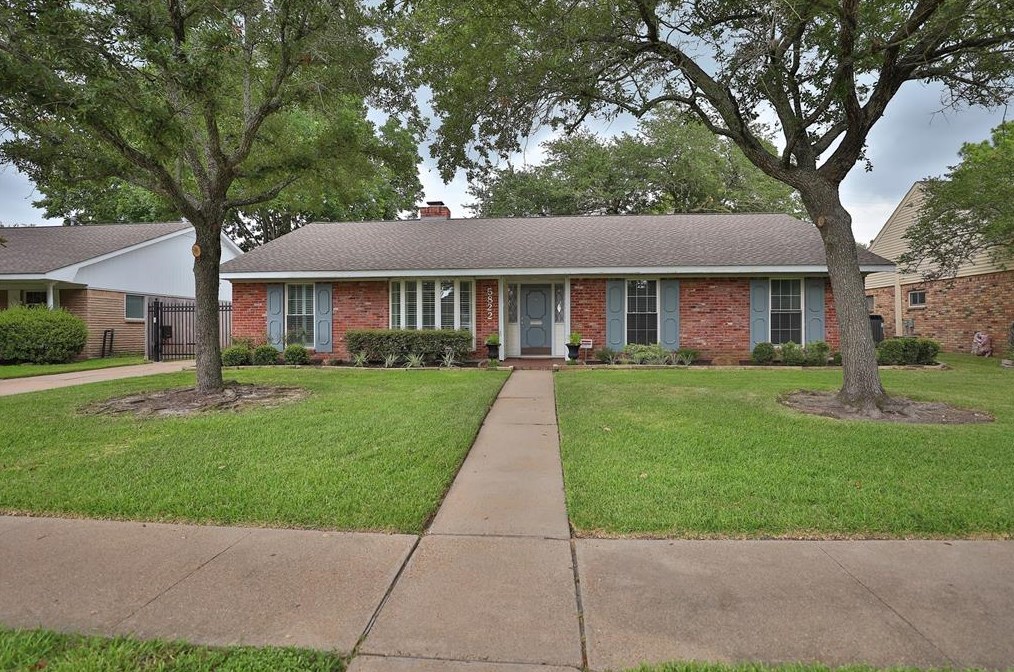 5822 Cheena Dr, Houston, TX 77096