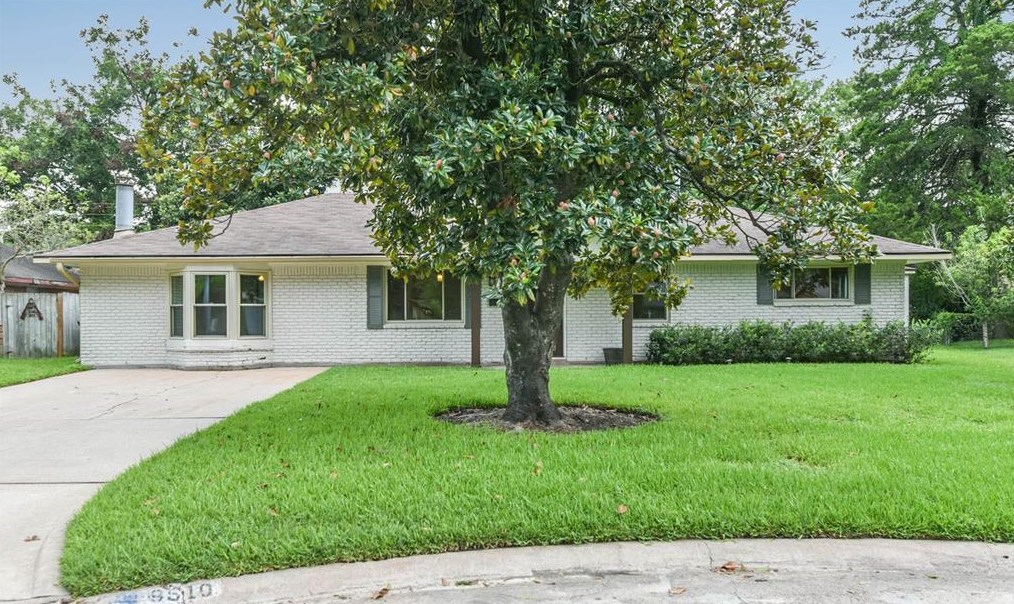 9510 Carousel Ln, Houston, TX 77080