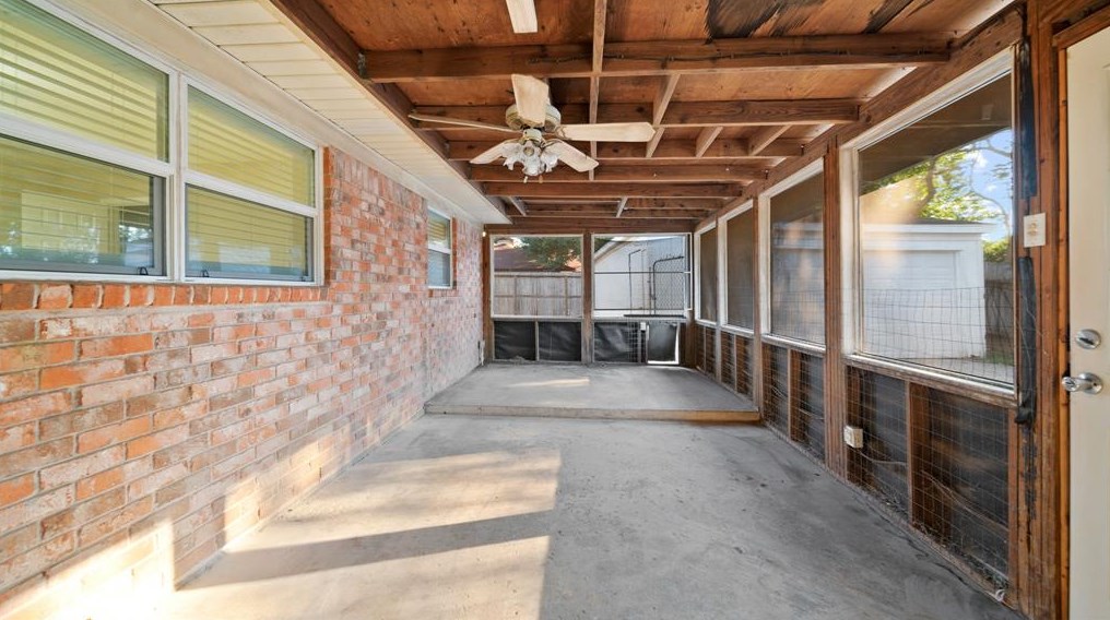 11303 Sageheather Dr, Houston TX  77089-4605 exterior