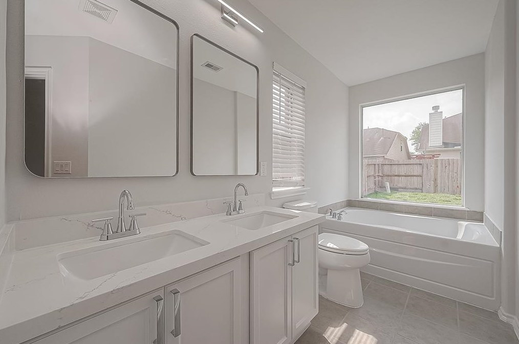 20019 Larkspur Lndg, Richmond TX  77407-7237 exterior