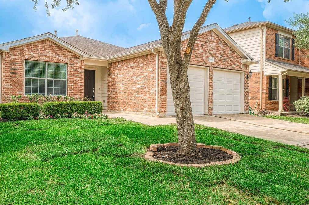 20019 Larkspur Lndg, Richmond TX  77407-7237 exterior