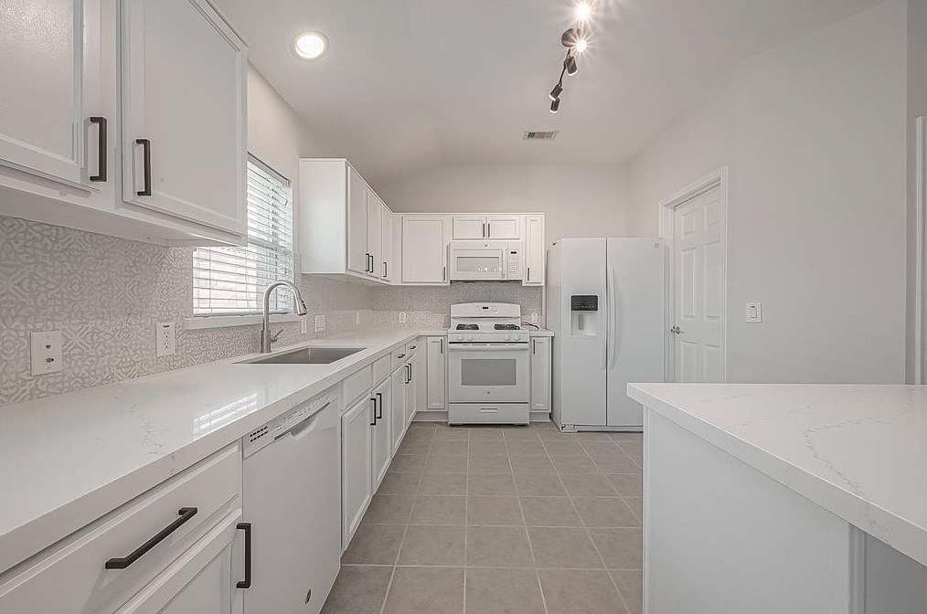 20019 Larkspur Lndg, Richmond TX  77407-7237 exterior