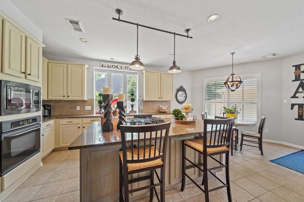 1603 Brookstone Ln, Sugar Land TX  77479-1895 exterior