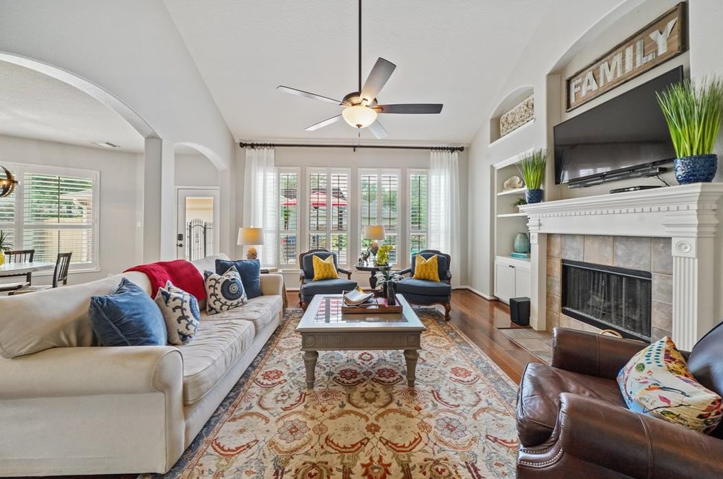 1603 Brookstone Ln, Sugar Land TX  77479-1895 exterior