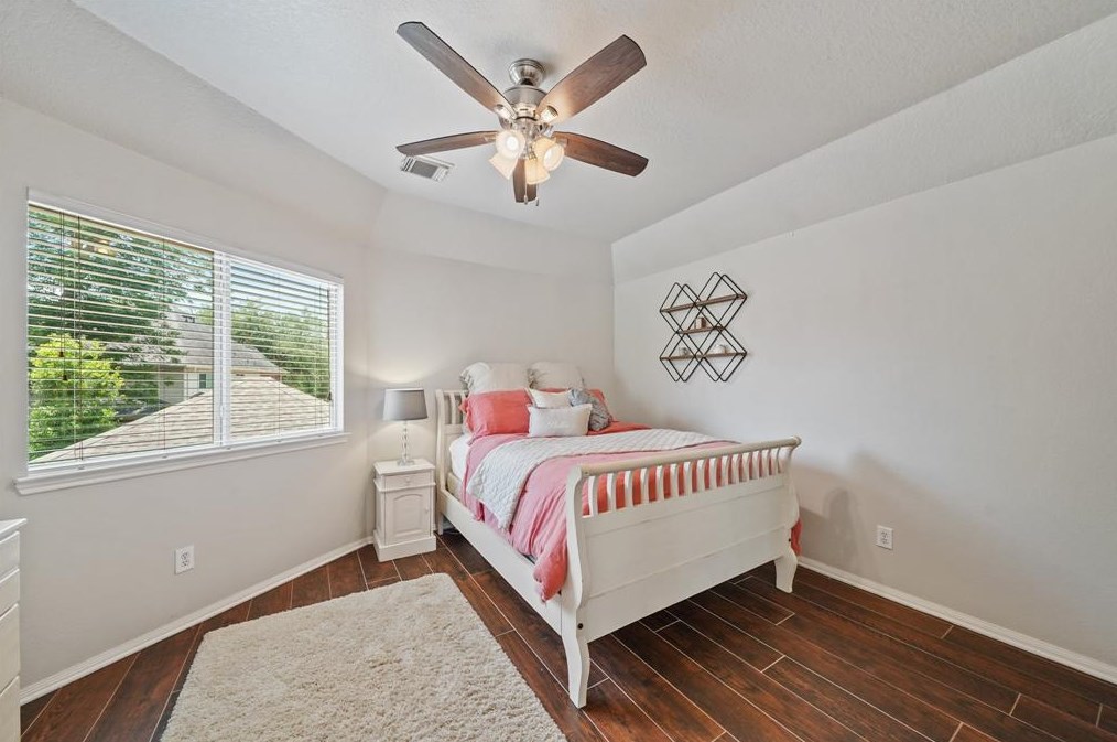 1603 Brookstone Ln, Sugar Land TX  77479-1895 exterior