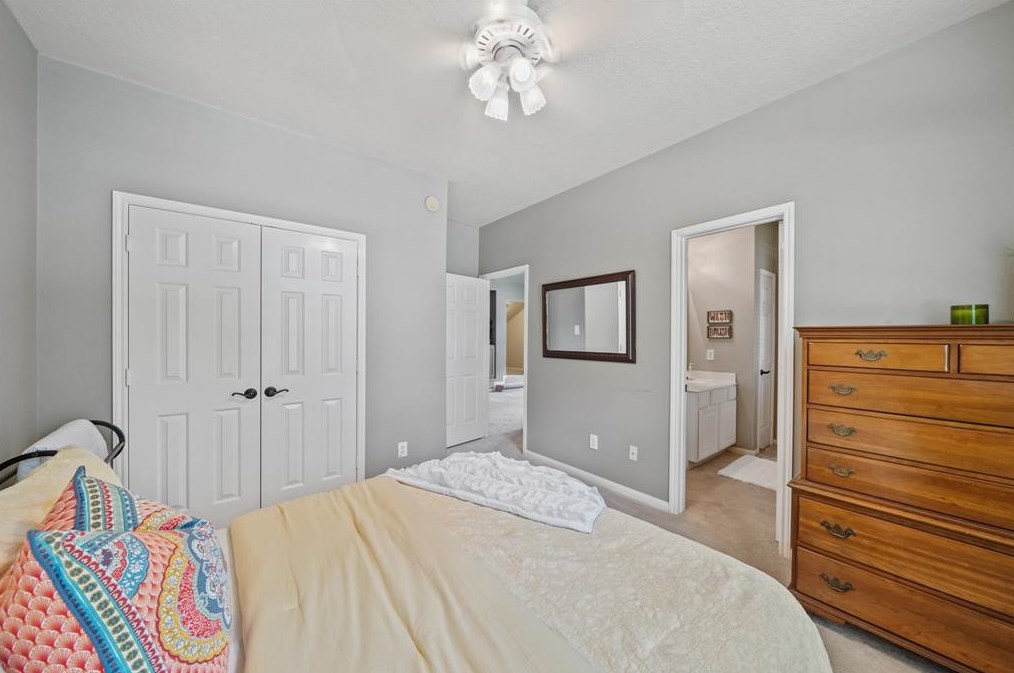 1603 Brookstone Ln, Sugar Land TX  77479-1895 exterior