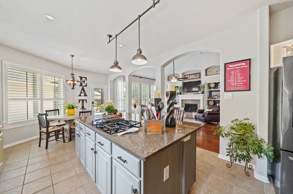 1603 Brookstone Ln, Sugar Land TX  77479-1895 exterior