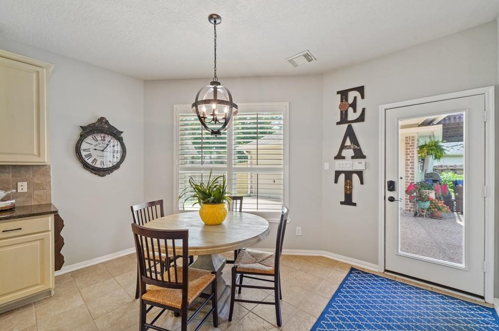 1603 Brookstone Ln, Sugar Land TX  77479-1895 exterior
