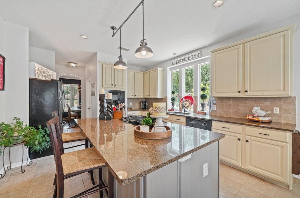 1603 Brookstone Ln, Sugar Land TX  77479-1895 exterior