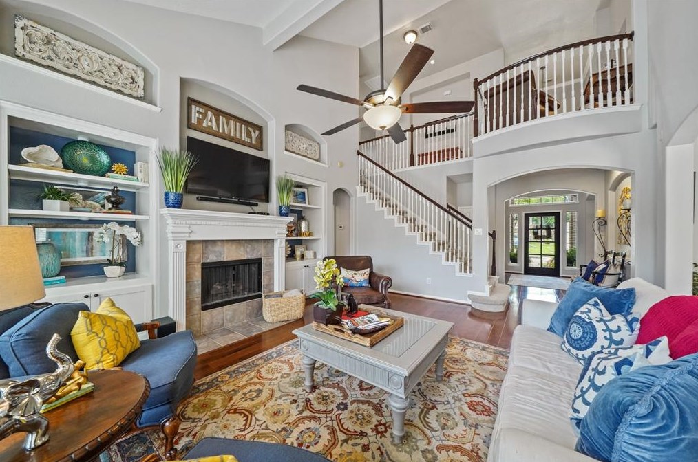 1603 Brookstone Ln, Sugar Land TX  77479-1895 exterior
