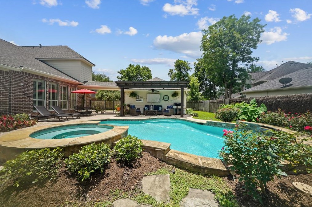 1603 Brookstone Ln, Sugar Land TX  77479-1895 exterior