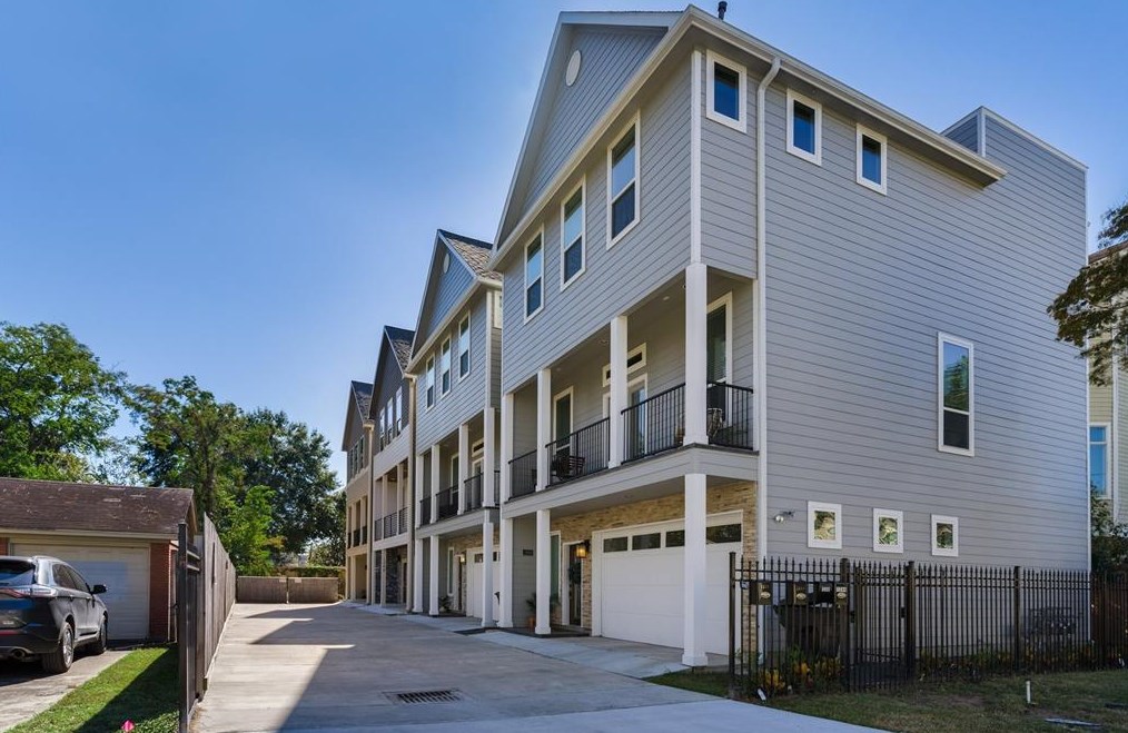 1244 W 26th St #d, Houston, TX 77008