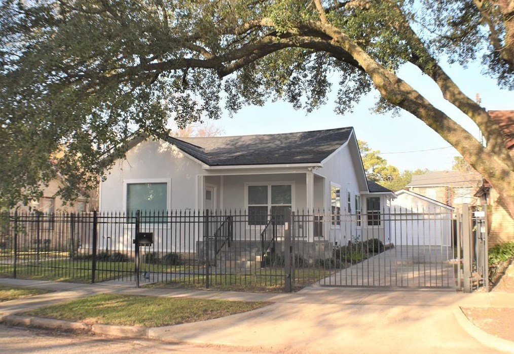 2809 Rosewood St, Houston, TX 77004