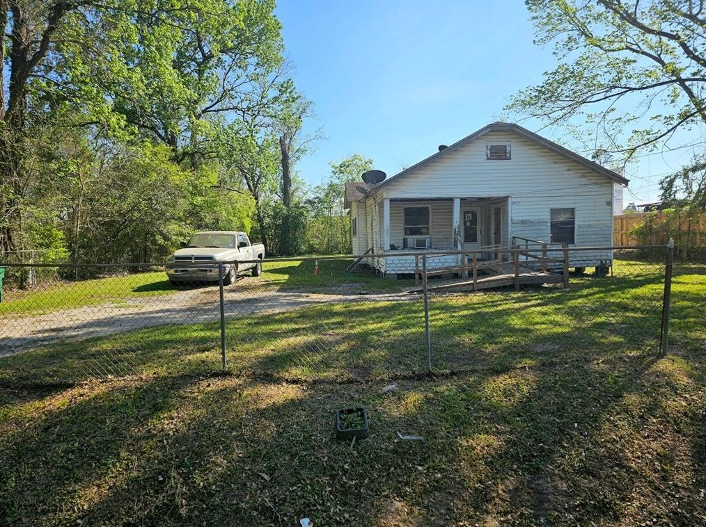 2325 Paul Quinn St, Houston, TX 77091-4707