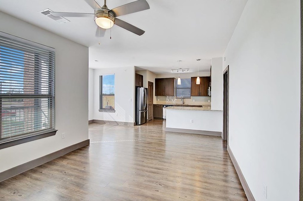 2200 N Sam Houston Pkwy E #4301, Houston, TX 77032
