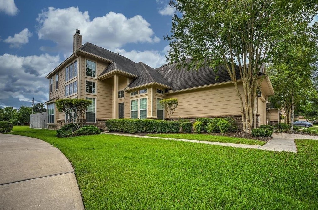 1726 Pepper Hill Ln, Sugar Land, TX 77479