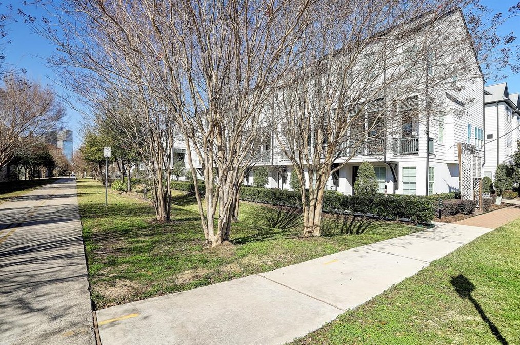 832 Ennis St, Houston, TX 77003