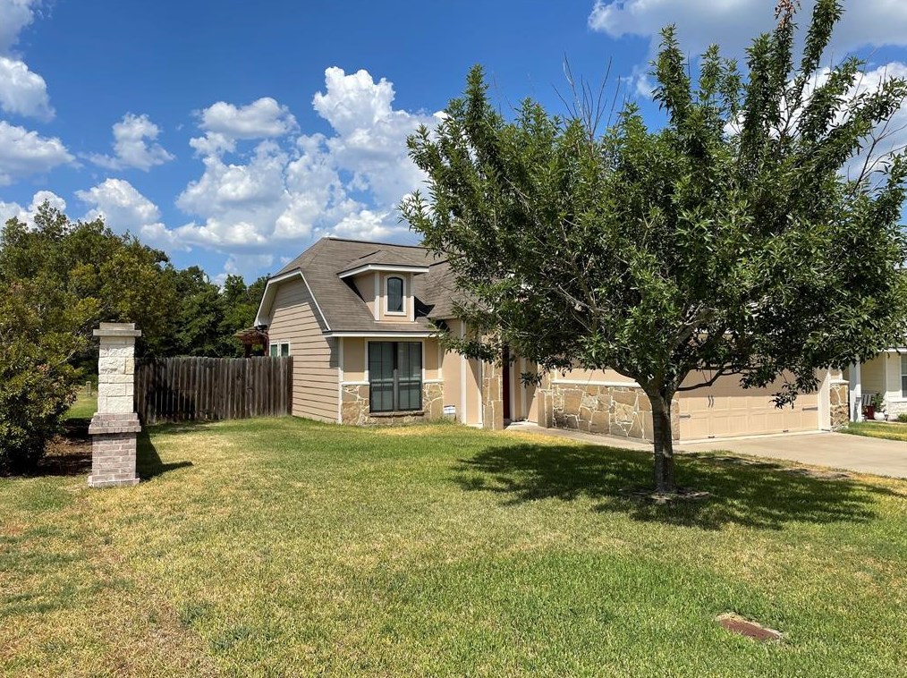 201 Fieldstone Pl, College Station, TX 77845