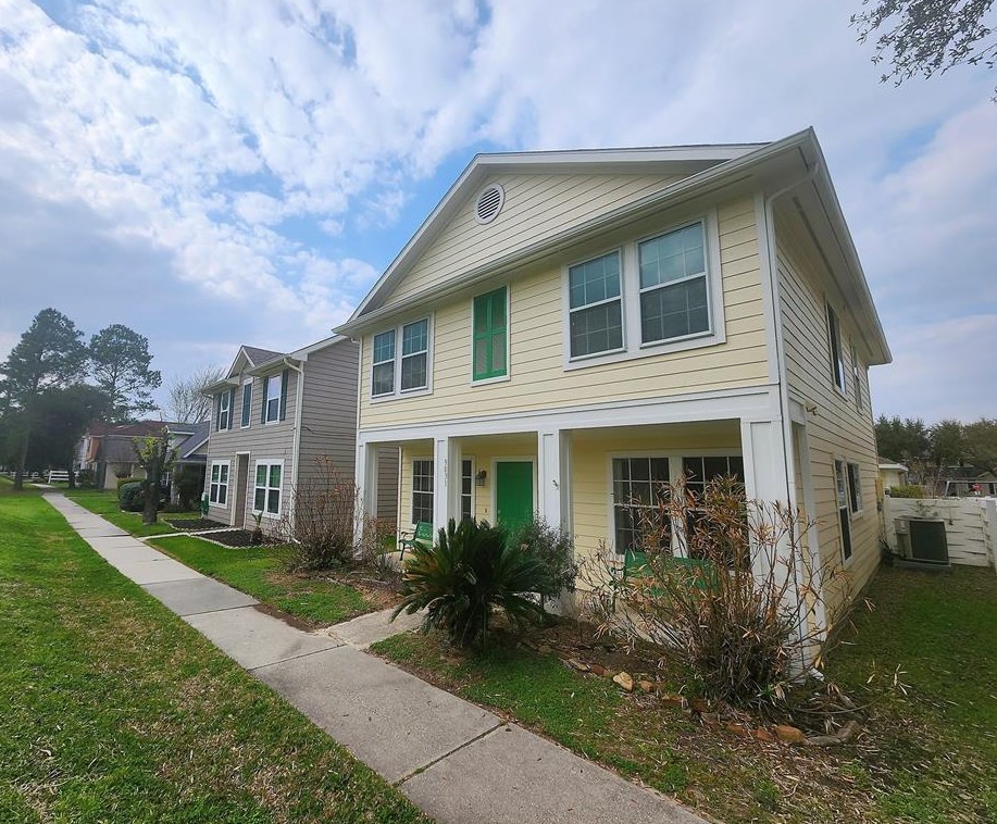 9831 Farrell Dr, Houston, TX 77070