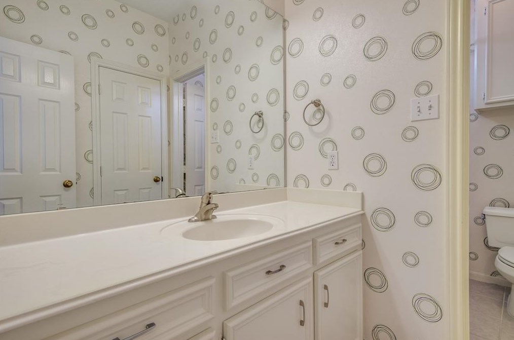 6910 Queensclub Dr, Houston TX 77069-1204 exterior