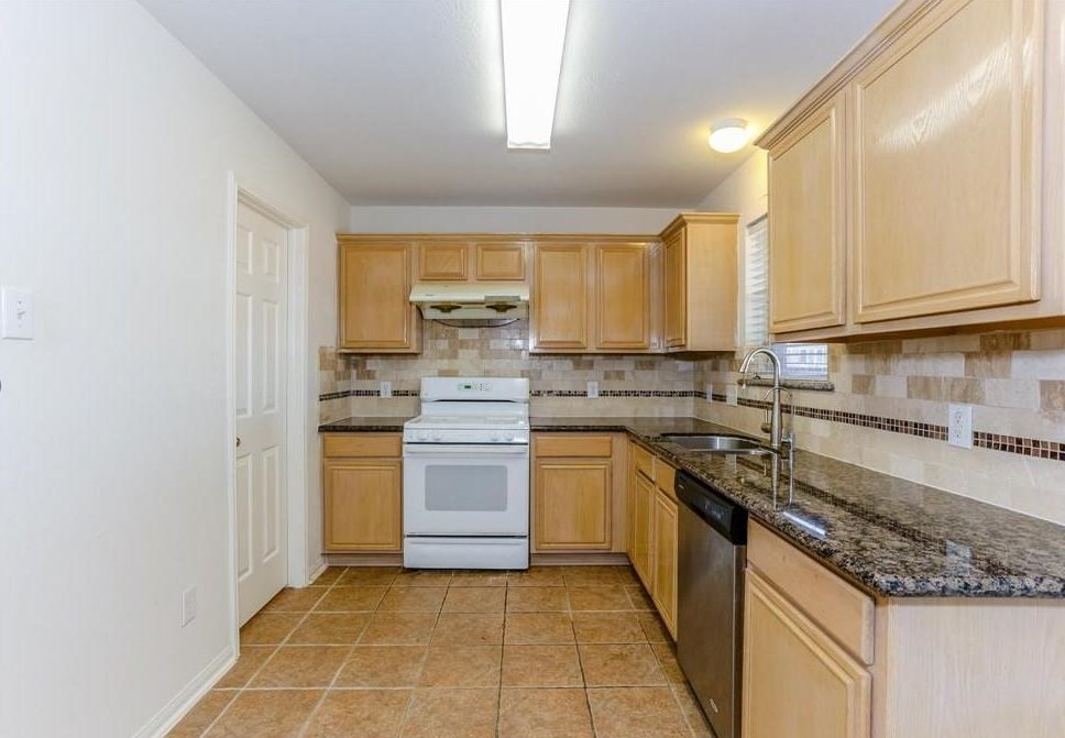 12502 Leader St, Houston TX  77072-2467 exterior