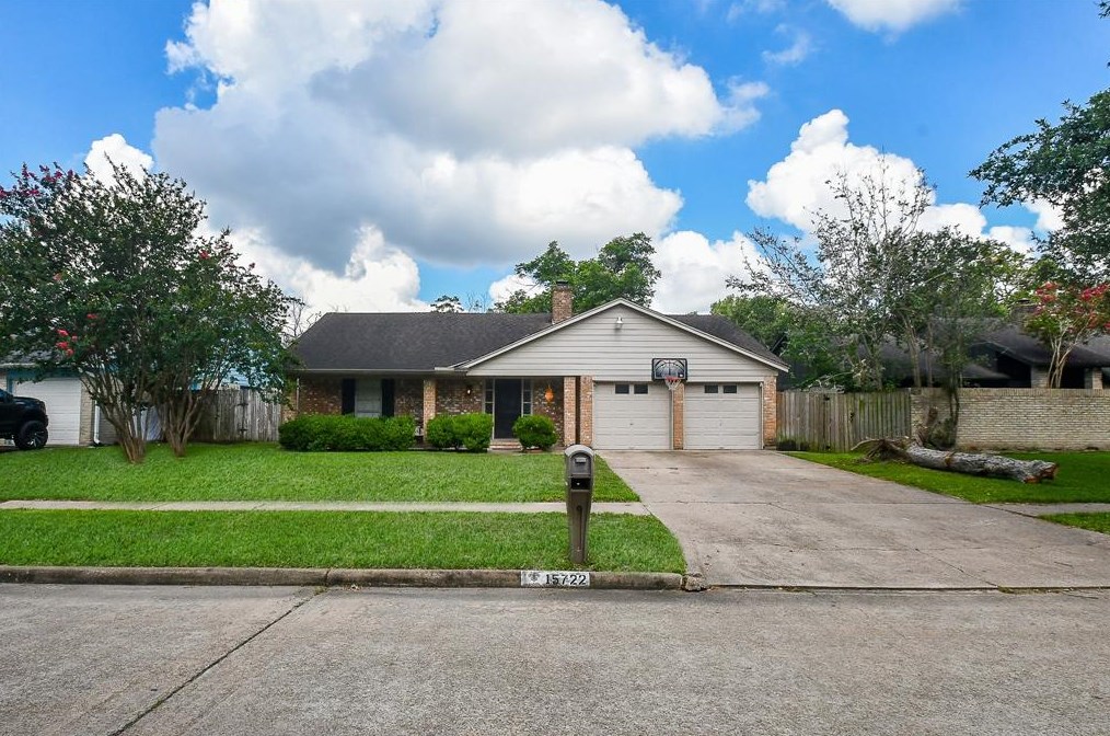 15722 Boulder Oaks Dr, Houston, TX 77084-3011