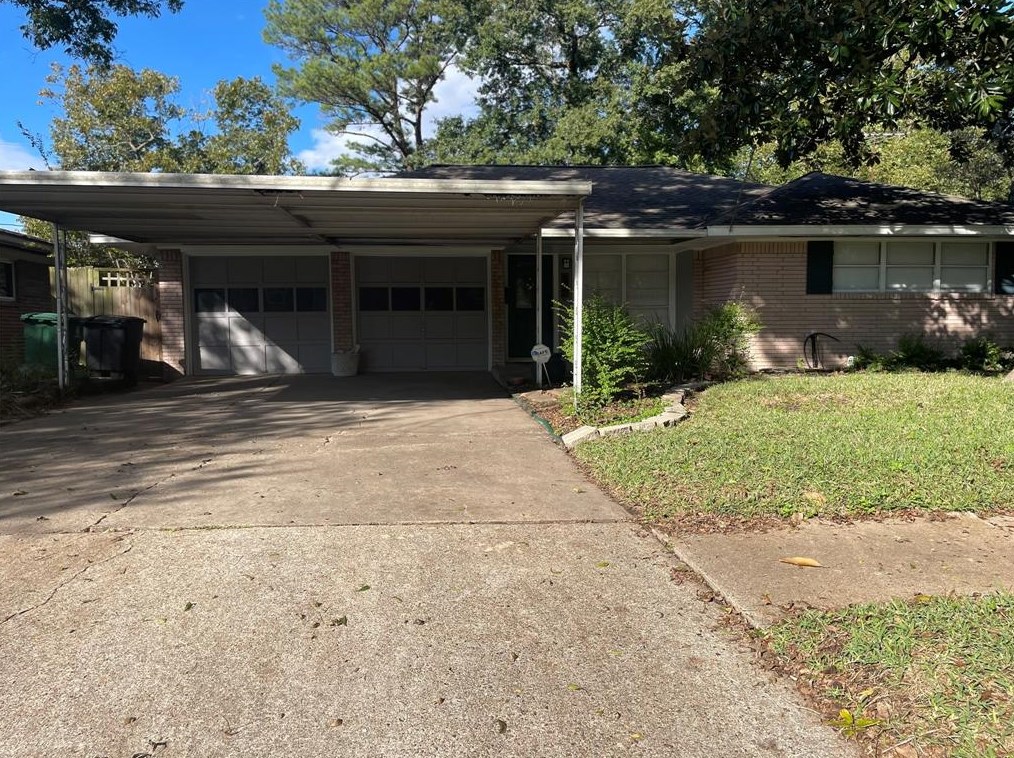 647 Eastlake St, Houston, TX 77034