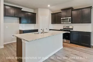 912 Legrand St, Brenham, TX 77833 - Photo 4