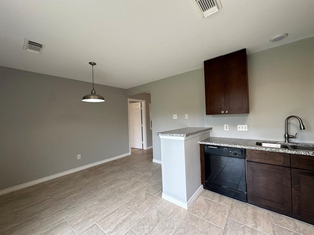 7734 Ellis Dr, Missouri City, TX 77489