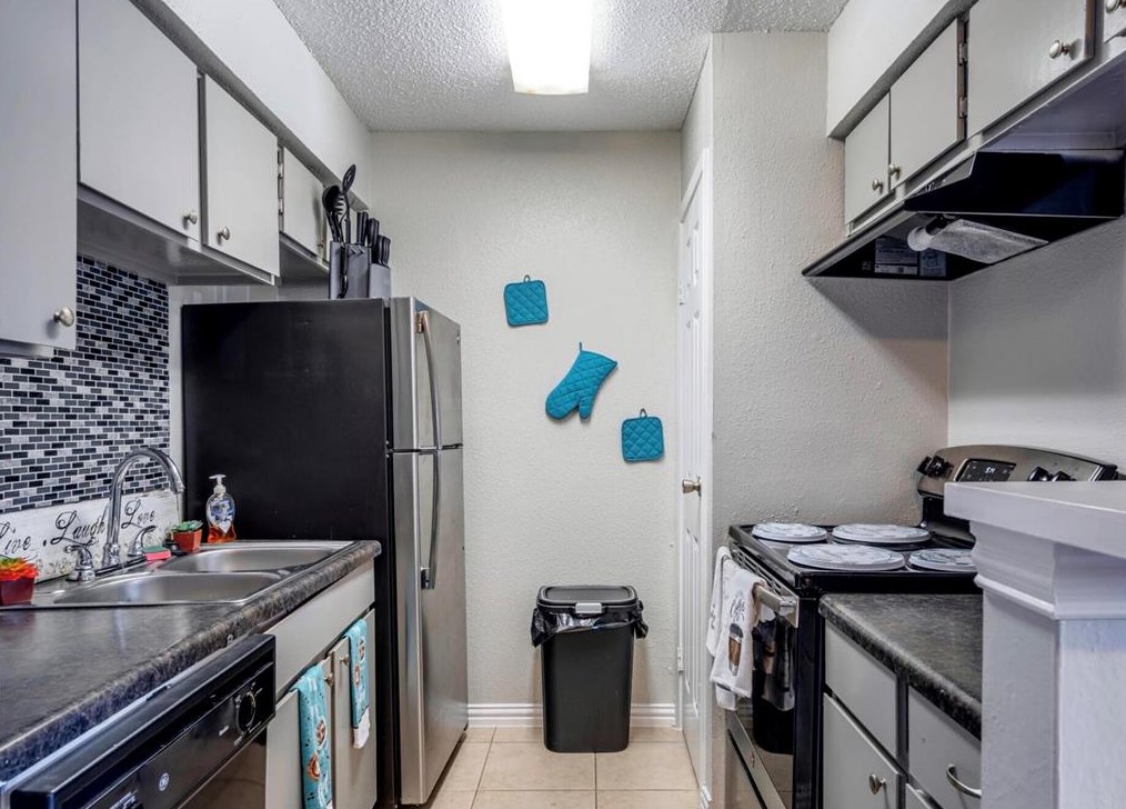 311 Highland Cross Dr #352, Houston, TX 77073
