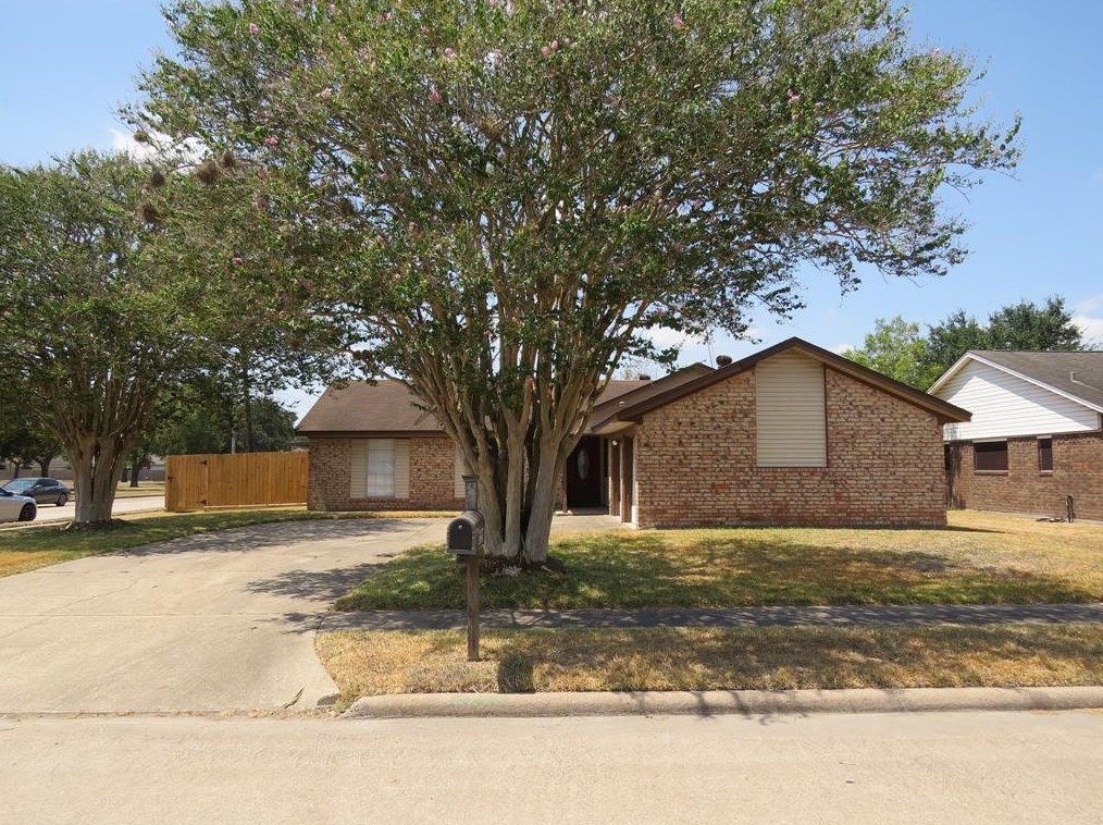 3214 Brookwood Ct, Deer Park, TX 77536