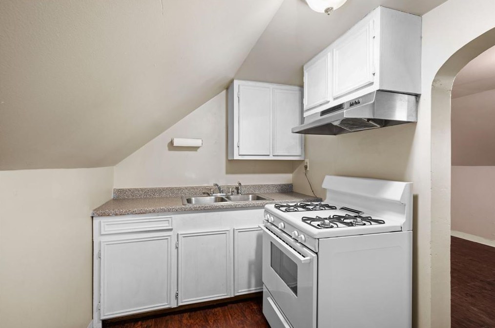 4026 Baden St, Houston, TX 77009-4770