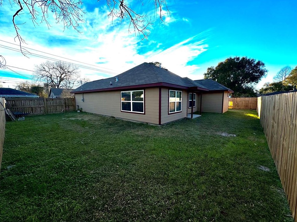 1603 Elizabeth Ave, Richmond TX  77471-5811 exterior